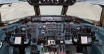 Der Uhrenladen: Das Cockpit der Douglas Dc-9 von Skydive Perris ist noch ursprünglich.