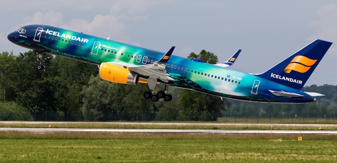 Die Hekla Aurora ist die bekannteste Speziallackierung von Icelandair.