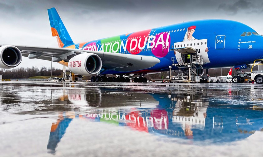 Airbus A380 von Emirates: Fliegt ein Mal täglich in die Schweiz.