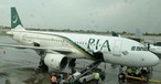 Ein Airbus A320 von Pakistan International Airlines: Die Airline hat ihren Beschäftigten verboten zu fasten, wenn sie im Dienst sind.