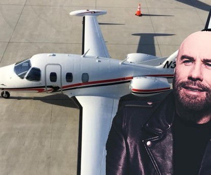 John Travolta fliegt eine Eclipse 500: Der Schauspieler ist begeisterter Pilot.