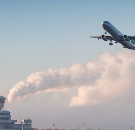 Flieger kurz nachdem Start: Die Luft wird buchstäblich dünner.
