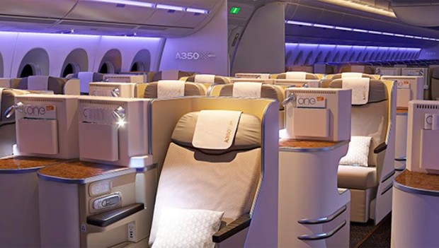 Die Kabine sei geräumiger als in anderen Jets, verspricht Airbus.