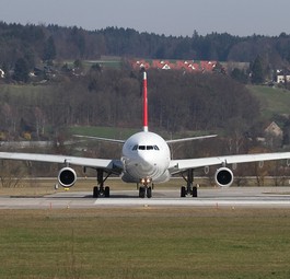 HB-JMH: Der Airbus A340 von Swiss kommt in Luzern ins Museum.