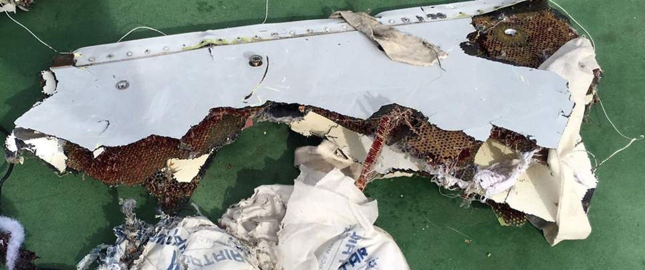 Wrackteil des abgestürzten Airbus A320: Feuer im Cockpit.