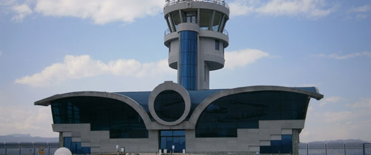 Der Tower ist fertig, das Terminal ist offen: Der Flughafen Stepanakert hat noch nie ein Flugzeug gesehen.