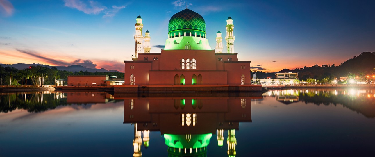 Moschee in Kota Kinabalu, der Hauptstadt von Sabah: Der Bundesstaat arbeitet an einer eigenen Fluglinie.