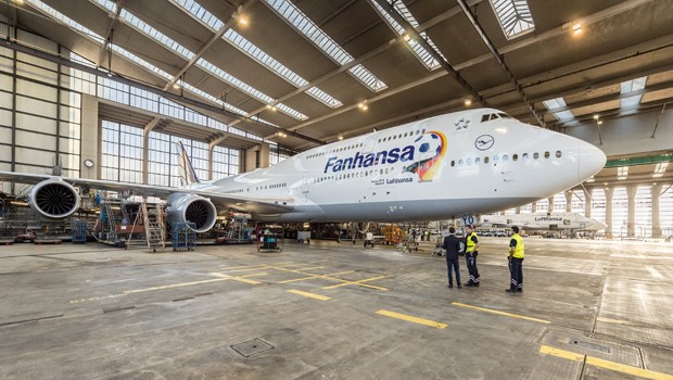 Die Boeing 747, die die Mannschaft zur Fußball-WM 2014 in Brasilien flog ...