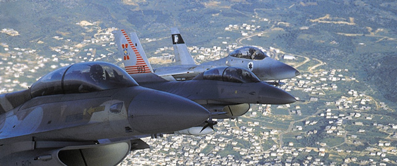 General Dynamics F-16 und F-15 der israelischen Luftwaffe: Hier starten viele spätere El-Al-Piloten.
