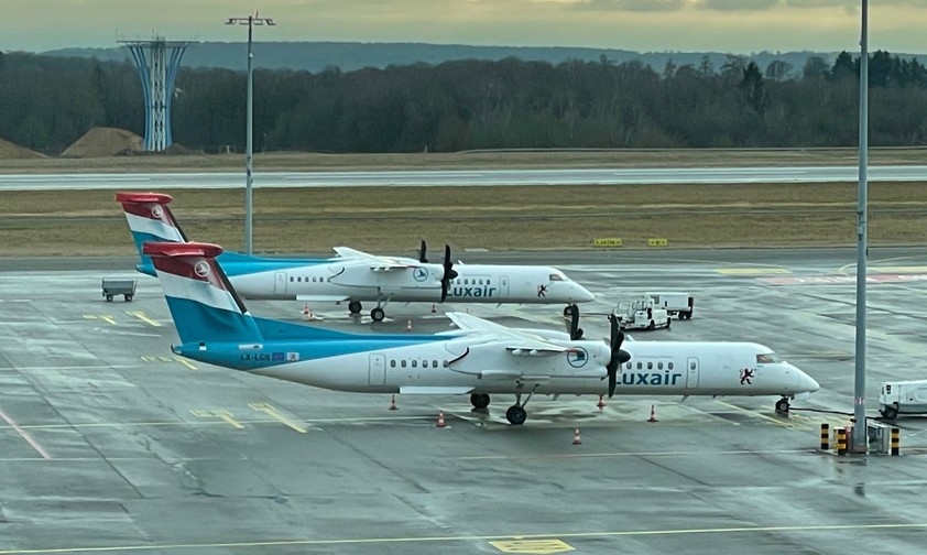 De Havilland Canada Dash 8 in Luxemburg: Zwei Vorfälle von Privatflugzeugen sorgen für Diskussionen.