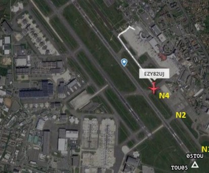 Abbiegung N4 in Toulouse: Zu früh für den Airbus A320 von Easyjet.