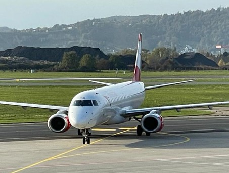 Flieger am Flughafen Graz: Das Geschäft zieht im Vergleich zu den beiden Vorjahren ...