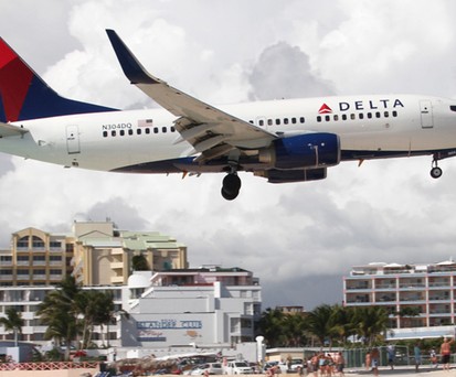 Boeing 737-700 von Delta über St. Maarten: Die Version wird ausgemustert.