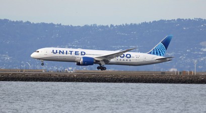 N61101: Die Boeing 787 macht United Airlines Probleme.