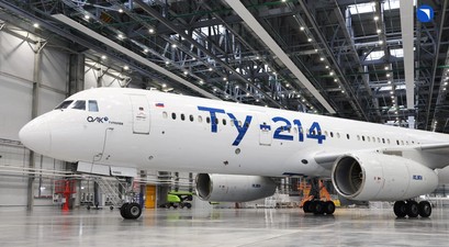 Tu-214 in einer Halle: S7 Airlines steht kurz vor der Bestellung von 100 Exemplaren.