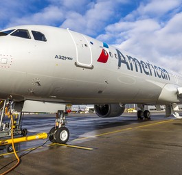 Flugzeug von American Airlines: Anschlussverbindungen in Südamerika gesucht.