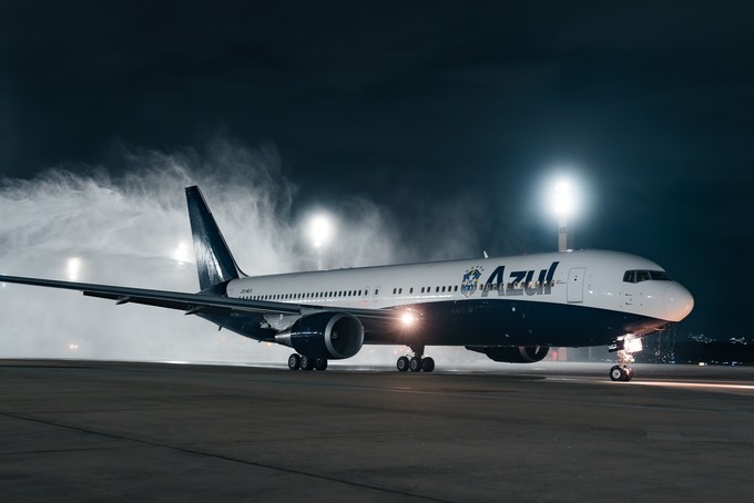 Die Anreise erfolgte anschließend mit dieser gecharterten Boeing 767-300 mit dem Logo des brasilianischen Fußballverbandes.