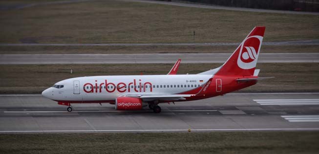Boeing 737 der Air-Berlin-Tochter Niki: Flieger bleiben heute en masse am Boden.