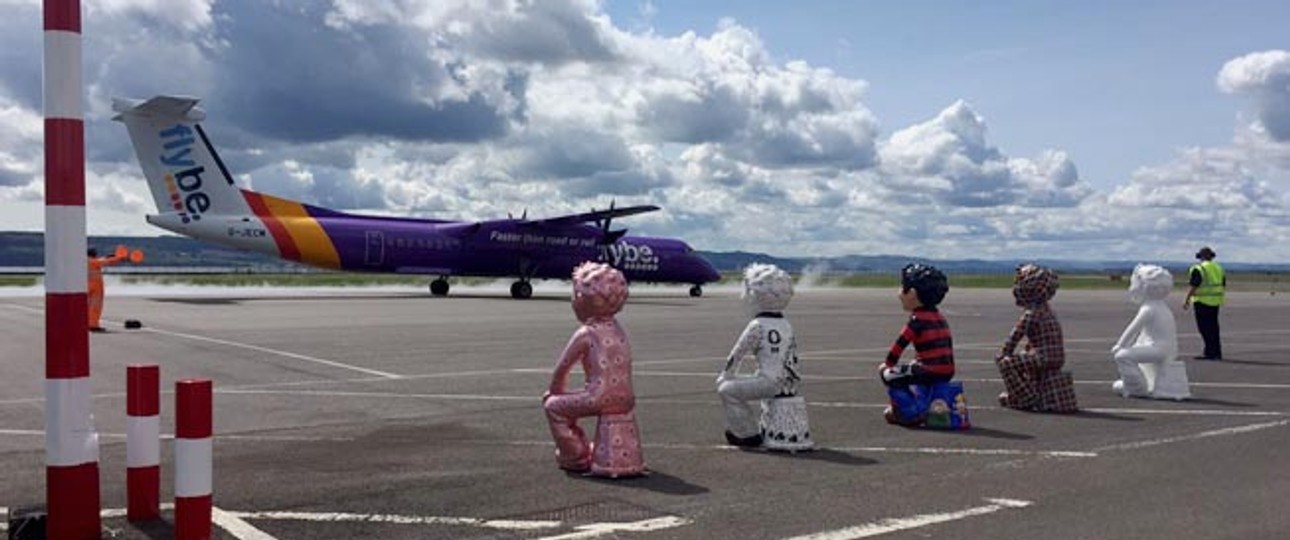 Ganz schön bunt: So zeigen sich die Flugzeuge von Flybe heute.