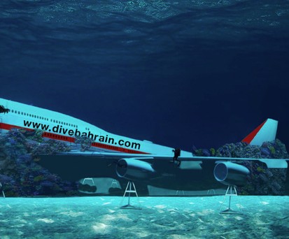 Dive Bahrain, Bahrain: Im Persischen Golf vor Bahrain hat das T<a href="https://www.aerotelegraph.com/taucher-attraktion-unter-wasser-boeing-747-und-airbus-a330-tauchen-auf-den-meeresboden-ab">auchunternehmen eine Boeing 747 versenkt</a> und sie zum künstlichen Korallenriff gemacht.