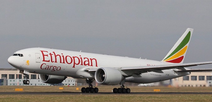 ... Platz 6: Afrika mit 2,0 Prozent. Im Bild: eine Boeing 777 F von Ethiopian Cargo.