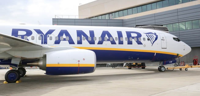 Die EI-FZF: Die 450. Boeing 737-800 NG für Ryanair.