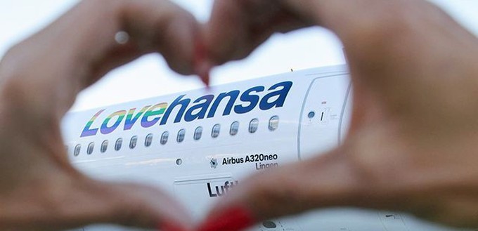 Steht für Akzeptanz, die D-AINY von Lufthansa.