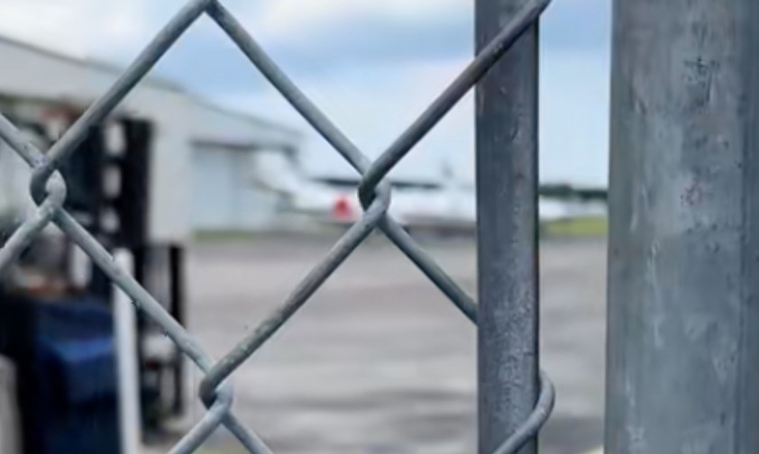 Flugzeuge im Hintergrund: Wie leicht gelangt man zu ihnen?