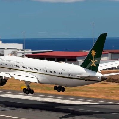 Die Landung der saudischen Boeing 787 in Funchal: ungewöhnlicher Gast auf Madeira.