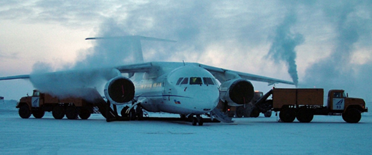 Enteisung einer An-148: Ein Problemflieger?