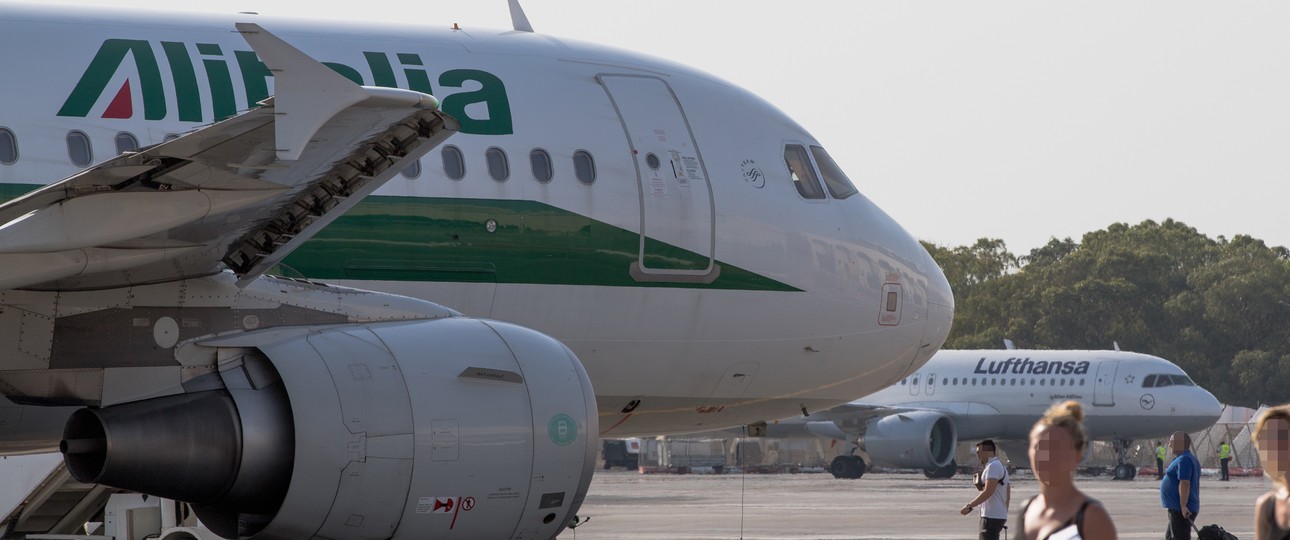 Flieger von Alitalia: Easyjet könnte Zubringer für die Langstrecken werden.