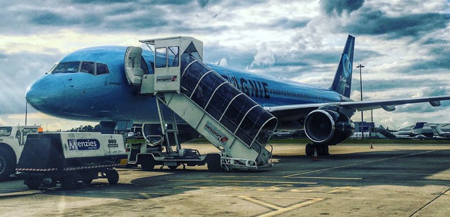 Boeing 757-200 von la Compagnie in London Luton: Flieger mit 74 Business-Sitzen.