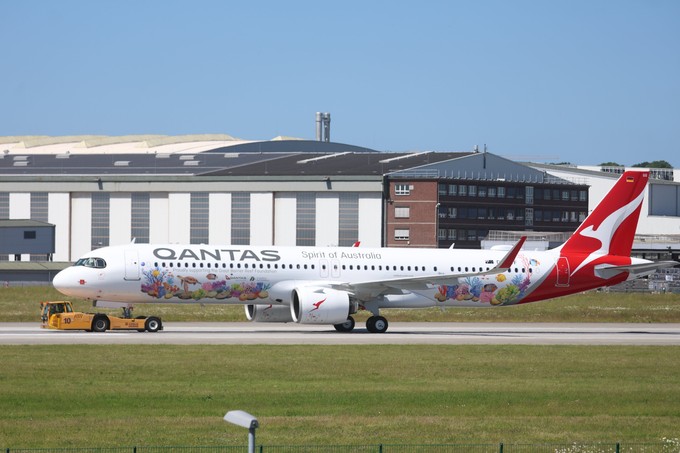 Der A321 XLR im Sonderdesign bei Airbus in Hamburg.