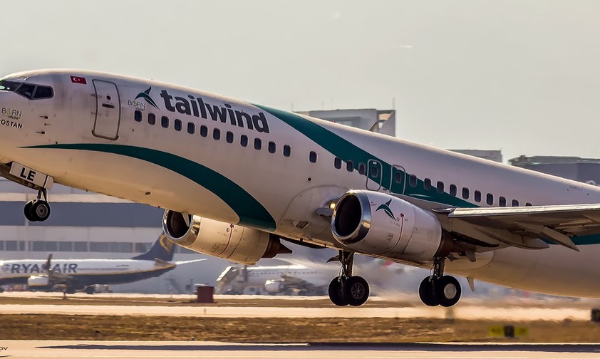 Eine Boeing 737 von Tailwind Airlines: Die Airline darf den EU-Luftraum aktuell nicht nutzen.