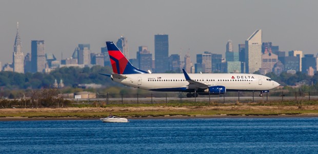 Delta-Flieger auf dem Runway von JFK: Der Flughafen ist veraltet.