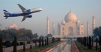 Airbus A320 von Aeroflot über dem Taj Mahal: Indien hat sich zum Umschlagplatz für westliche Ersatzteile entwickelt.