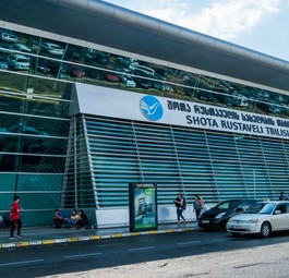 Der  Flughafen Tiflis: Die Pläne gefallen nicht allen.