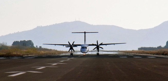 Dash 8 von Olympic in Korfu.
