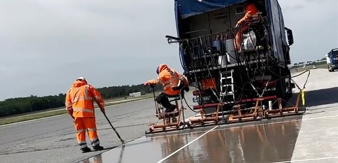 Am Flughafen Frankfurt wurde im Mai 2023 der neue Anti-Skid-Belag erstmals aufgebracht.