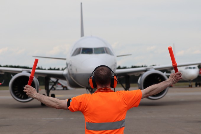Der Airbus A320 Neo von Lufthansa, der die Fußball-Elf zur Nations League brachte.