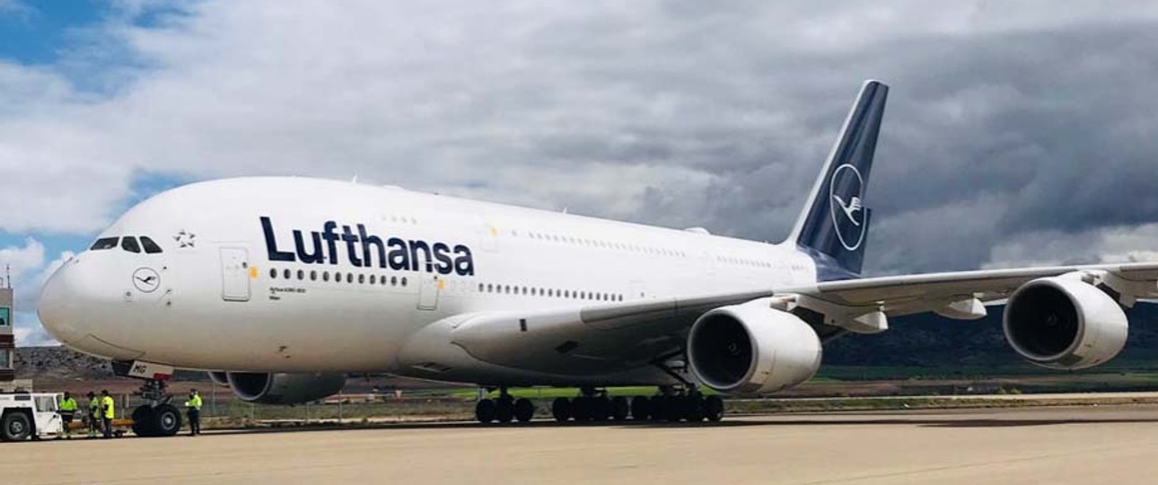 Kurz zuvor schickte Lufthansa mit der D-AIMG (hier zu sehen) und der D-AIMF die ersten zwei A380 auf den Abstellflughafen in Ostspanien.