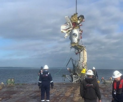 Bergungsarbeiten der DHC-3: Das Bauteil löste sich im Flug.