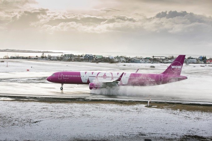 Während Wow Air noch mit Investoren verhandelte, entschied der wichtigste Leasinggeber gegen die isländische Fluggesellschaft. Denn die Airline hatte es verpasst, bis Mitternacht eine Rate an die Air Lease Corporation zu zahlen. Die Leasingfirma ließ die Flieger daraufhin nicht mehr abheben und <a href="https://www.aerotelegraph.com/wow-air-stoppt-fluege" target="_blank" rel="noopener">Wow Air musste am 28. März den Betrieb stoppen</a>.