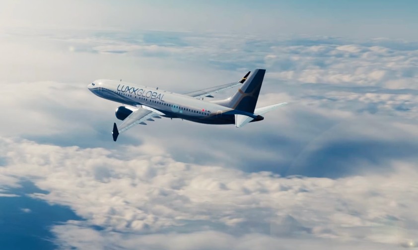 Boeing 737 in Luxx-Global-Bemalung.