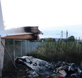 Das Wrack der Cessna 182: Der Pilot startete in die falsche Richtung.