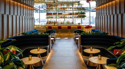 British Airways zeigt das neue Design ihrer Lounges: So soll die Bar künftig in Miami aussehen.