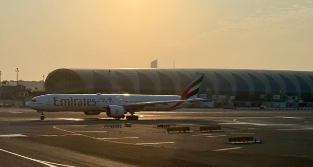 Boeing 777 von Emirates in Dubai: Der Betrieb wurde kurzzeitig gestoppt.