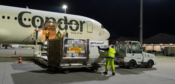 Umfunktionierung in der Covid-Pandemie: Condor flog mit vier Boeing 767 Fracht im Auftrag von DHL Express.