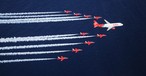 Formationsflug von Air Malta mit den Red Arrows der Royal Air Force im Jahr 2014: Die neue Fluglinie übernimmt 2024 von der alten.