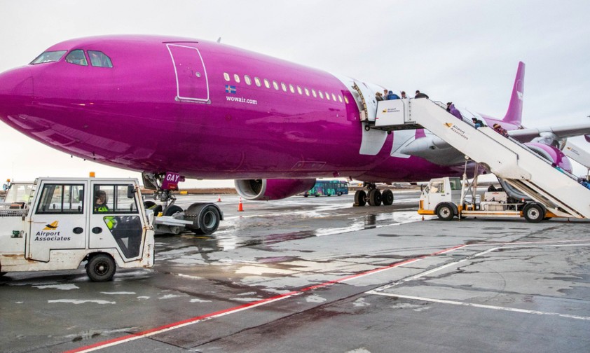 Flieger von Wow Air: Werden werden wieder Jets in diesen Farben abheben?